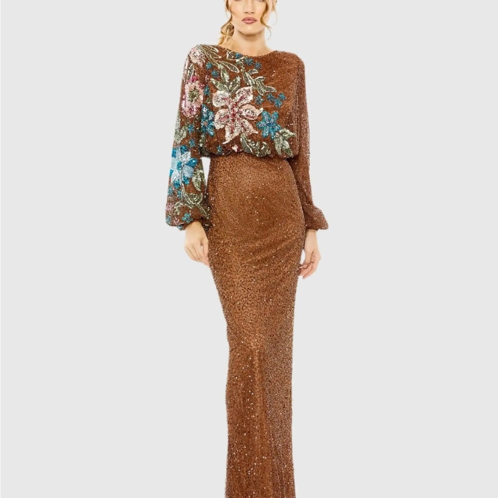 MAC DUGGAL
Brown High Neck Long Sleeve Sequin Gown 5615 NWOT
